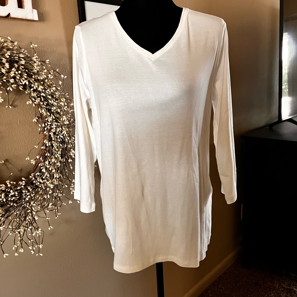 Chico’s White Long Sleeve V Neck Top